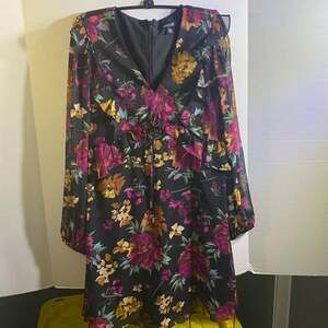 Kensie Black Floral Ruffle V-Neck Fit & Flare Mini Dress Sz 6 MSRP $118 NWT‎